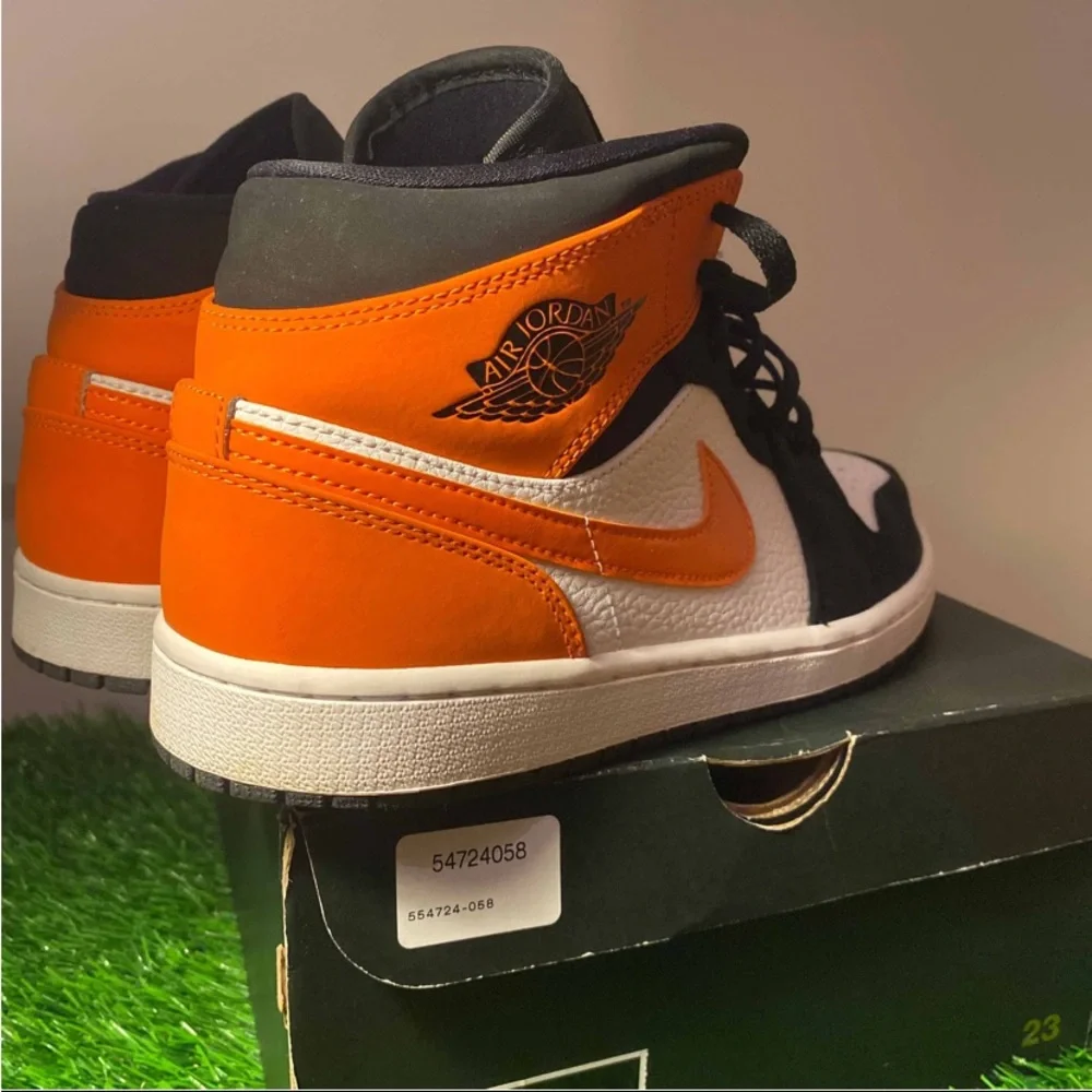 Jordan 1 Mid Shattered Backboard_8